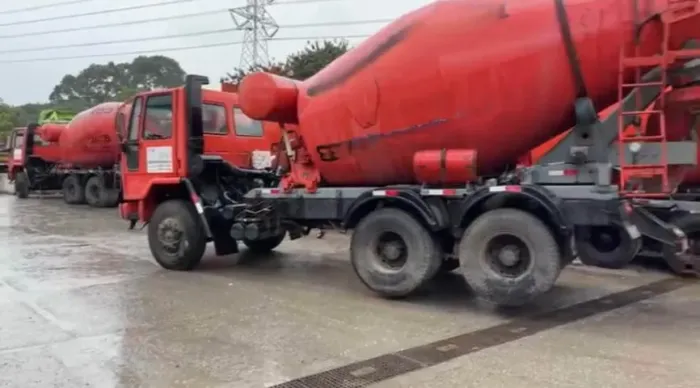 Caminhões Ford Cargo 2425 Betoneira / Traçado 6x4 - Ano 2000