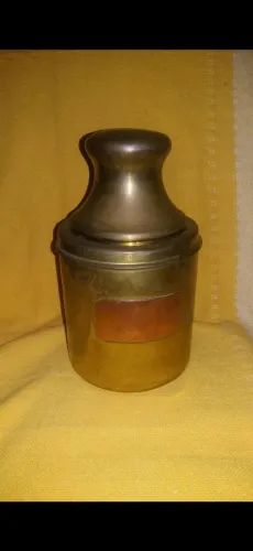 Pote de latão