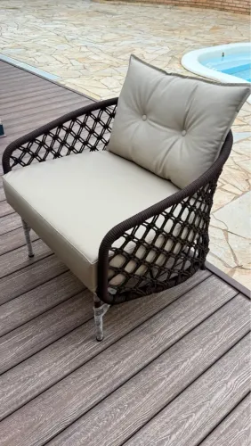 Poltrona de design para área externa em corda nautica 