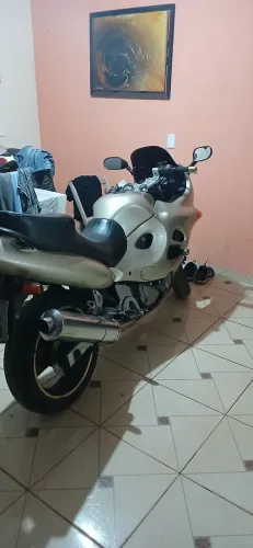 Vendo gsxf 750 toda revisada ac carros de menor valor 18 mil zap * 