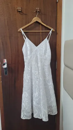 Vestido midi branco (batizado, pré wedding, civil..)