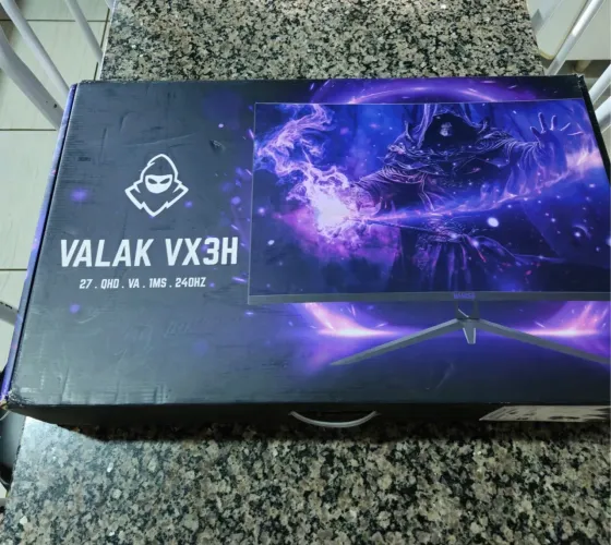 Monitor Mancer Valak VX3H 27 - 240Hz (USADO SEM A FONTE DE ENERGIA)