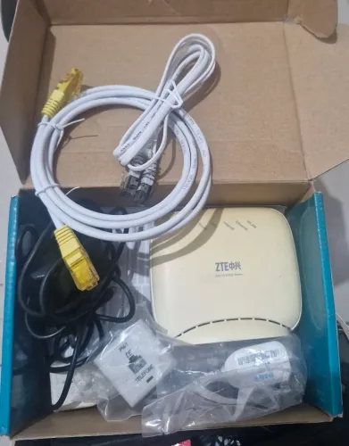 Modem com todos os cabos