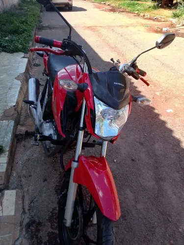 Moto em perfeito estado, único dono,