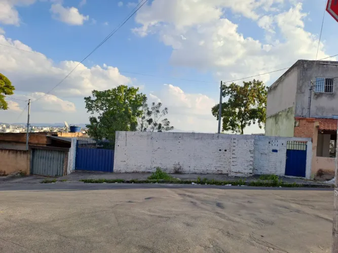 LOTE com casa e barracão localcomercial excelente para predio, VENDENDO BARATO LOTE 479m2