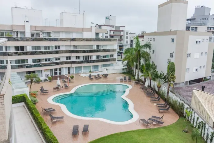 Cobertura para aluguel anual com 3 quartos em Jurerê - Florianópolis - SC