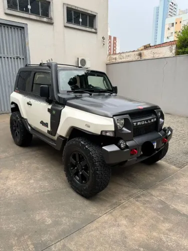 Troller T4 Bold 2017 com apenas 70.000 km