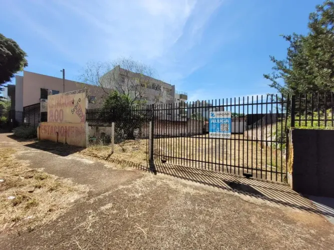 Terreno para alugar em Maringá, Zona 04, com 600 m²
