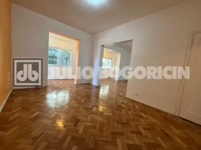 Apartamento : / Residencial / Copacabana