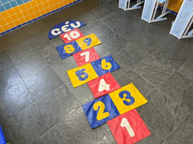 Tapete Amarelinha Céu - 2,3m
