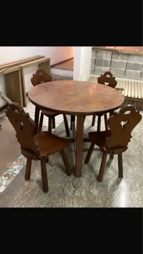 Conjunto de duas mesas com 8 cadeiras
