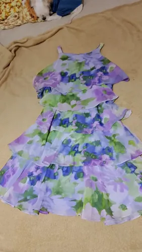 Vestido Floral em camadas 