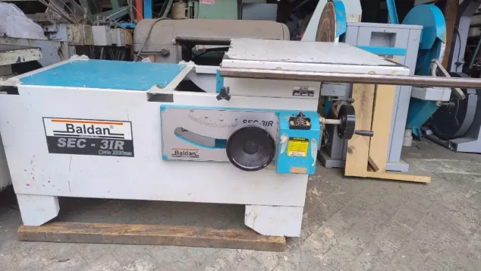 Esquadrejadeira Baldan :Sec 3ir Com eixo inclinável e riscador