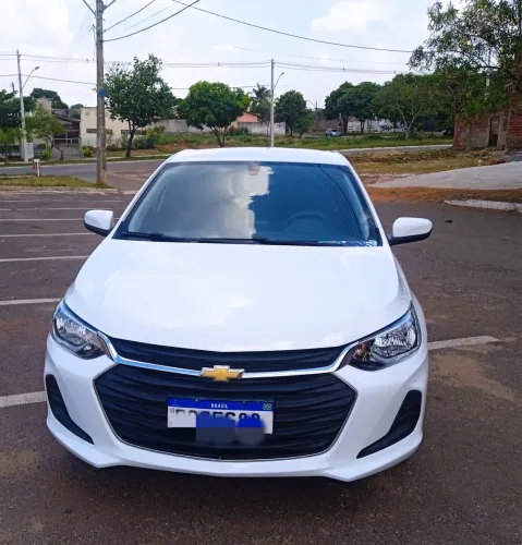 Onix  turbo automático 