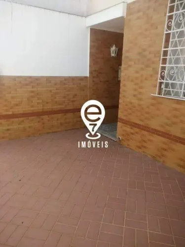Sobrado residencial em Cambuci, SP  212 m² de área interna, terreno de 219 m², 5 vagas de 