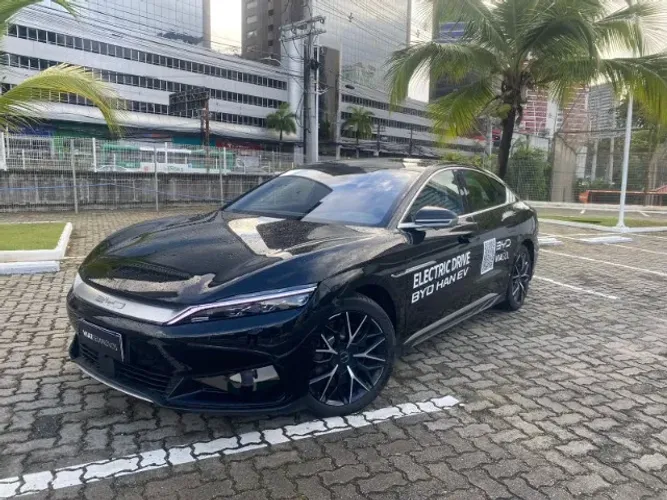 BYD HAN ELETRICO AWD AUT 2024  APENAS 2.338KM SÓ R$375.890 TESTDRIVE CONSULTOR JEFFERSON..