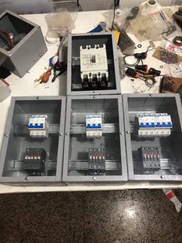 auxiliar de eletricista sem experiência profissional com conhecimentos básicos
