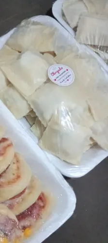 Minis pastéis deliciosos bem recheados 