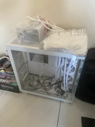 Gabinete NZXT H9 Flow