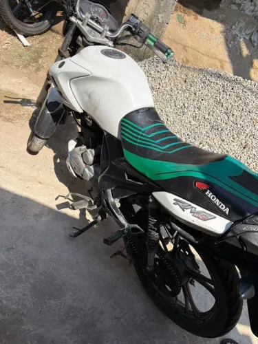Moto pra sair agr pra vc q quer trabalhar de entrega moto andando perfeito estado 