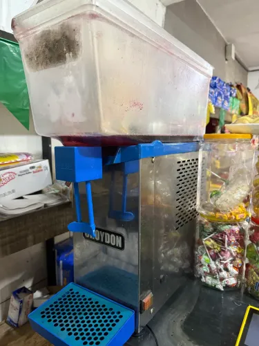 Refresqueira pouco usada