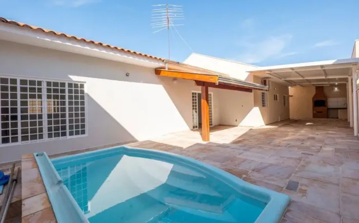 Aluga-se casa no Jardim Aclimação com 4 suítes e 2 vagas de garagem - Próximo ao Georgina