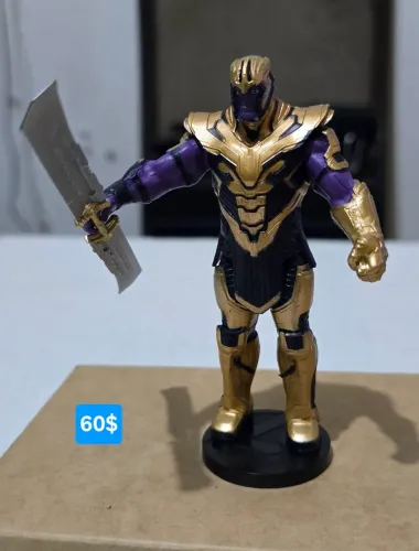 Miniatura articulada do Thanos
