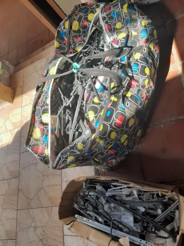 Vendo kit de cabides de loja<br>15 unidades por 10 reais<br>Diversos cabides disponíveis