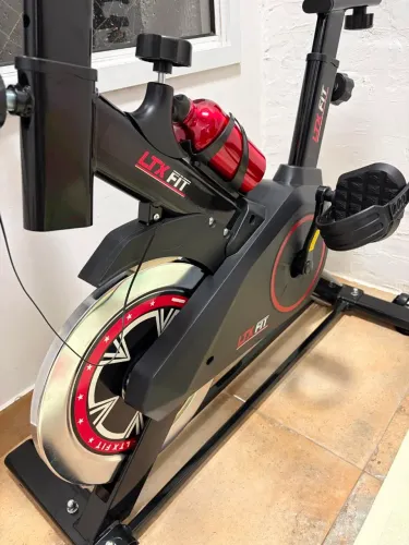 Bicicleta ergométrica nova