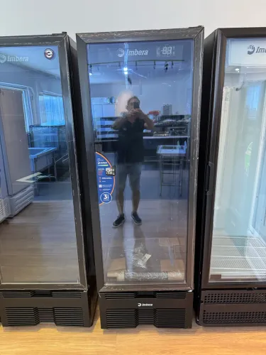 Cervejeira vertical 1 porta 485 litros full black nova 