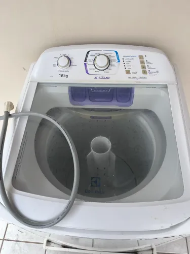 Máquina eletrolux retirada de peças
