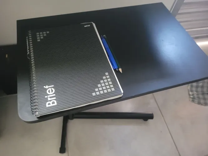 Mesa retrátil articulada