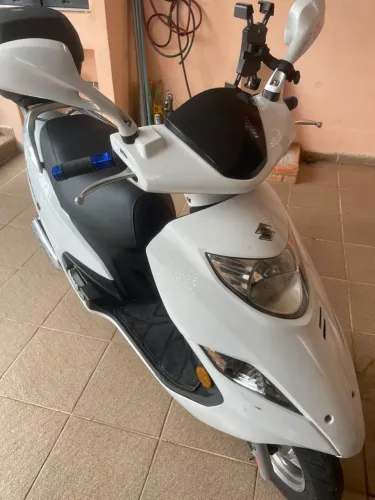 Burgman 125 linda
