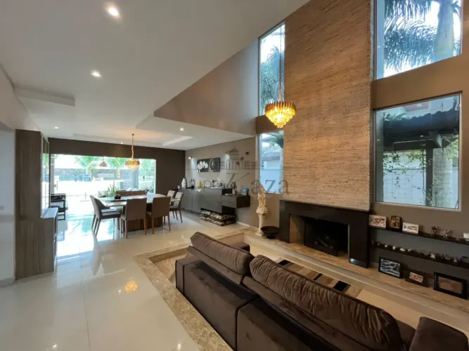 Casa em Condomínio - Condomínio Residencial Mirante do Vale - 4 Dormitórios - 400m².