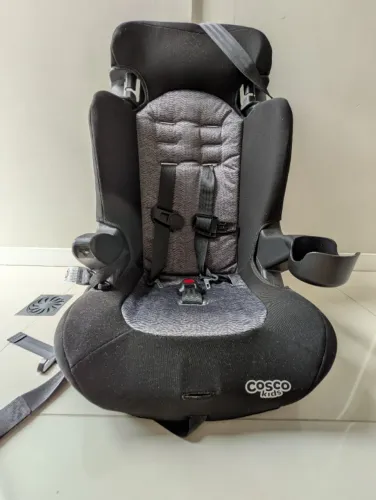 Cadeirinha para carro e viagem de avião leve e portátil