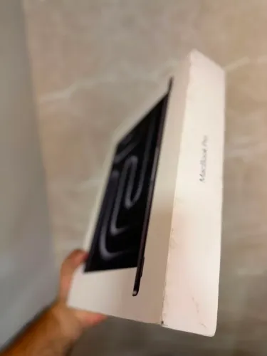 MacBook Pro M5 14.2 | 512 SSD 16gb de ram (Black) impecável