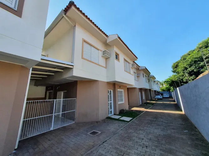 Sobrado para aluguel com 120 metros quadrados com 3 quartos em Vila Gomes - Campo Grande -
