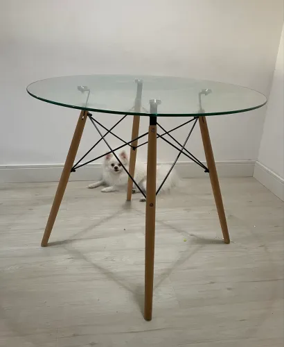 Mesa redonda Eames super estilosa 