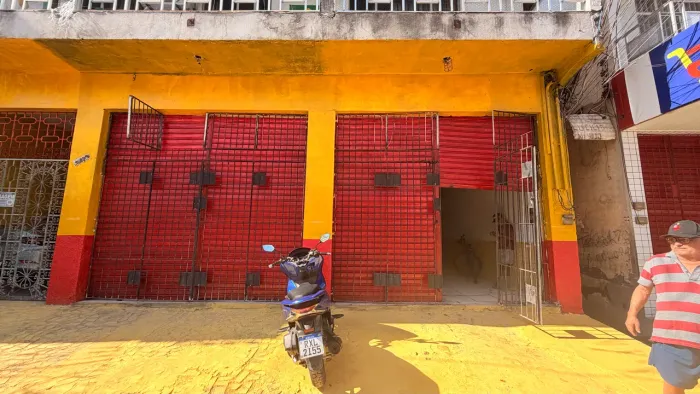 Galpão Amplo com 500 m² em Avenida de Grande Fluxo - Padre Eutíquio