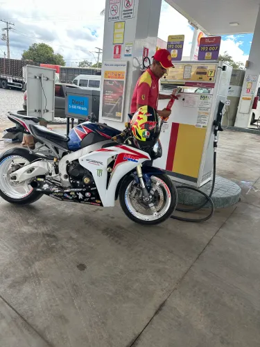 Cbr 1000rr aceito troca 