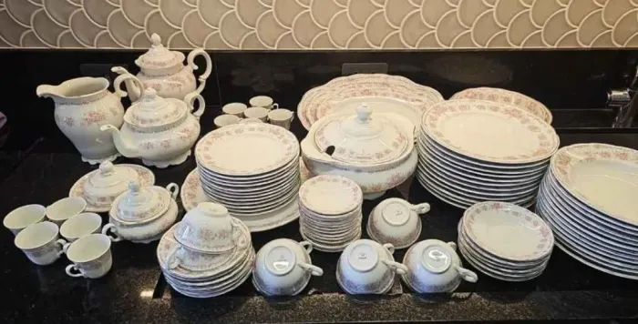 Conjunto de Porcelana Schimit 96 peças década 70/80