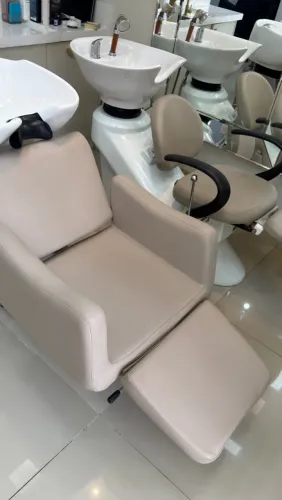 Vende-se dois lavatórios semi novos R$6500,00