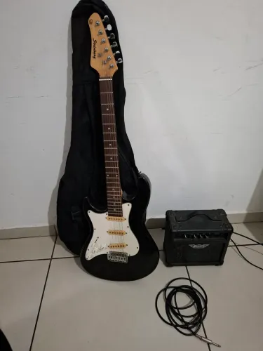 Guitarra Canhota + Mini Kit R$ 760