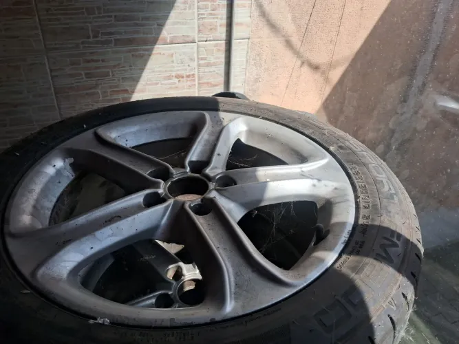 JOGO DE RODAS ORIGINAIS AUDI A4 / A5 com Pneus 95%