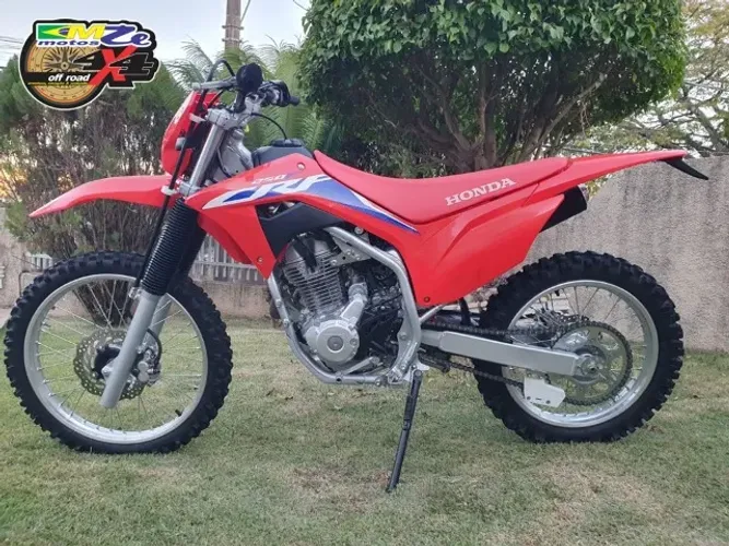 HONDA CRF 250 F 2024 VERMELHA POUCO USADA