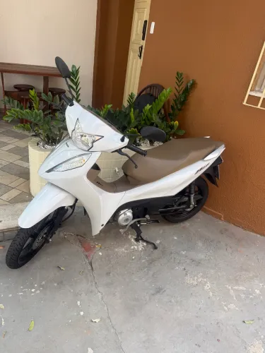 Honda Biz 125 EX em perfeito estado