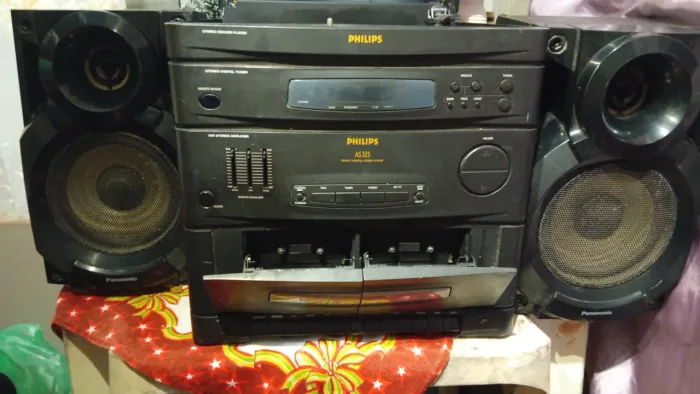 Rádio digital com vitrola amplificador e toca-fitas