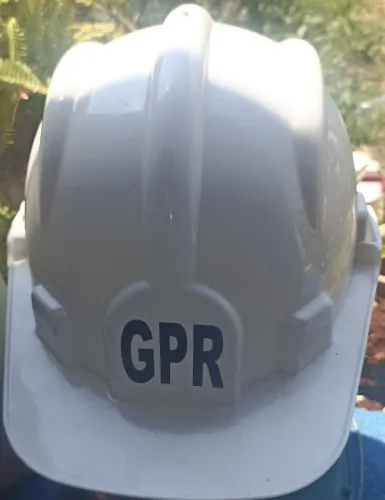 Capacete de uso individual usado