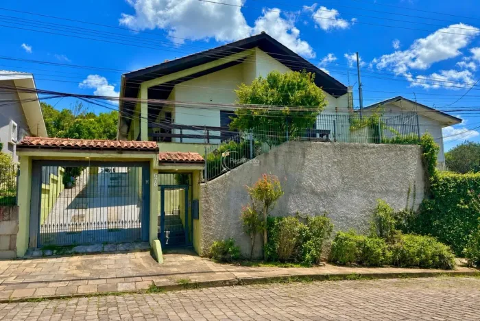Venda - Casas - 4 dormitórios - Bela Vista - Caxias do Sul - RS
