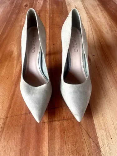 Scarpin Arezzo verde militar tam 35 